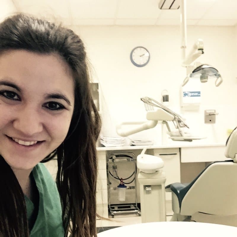 Daphné Thémistocléous, Dentiste généraliste